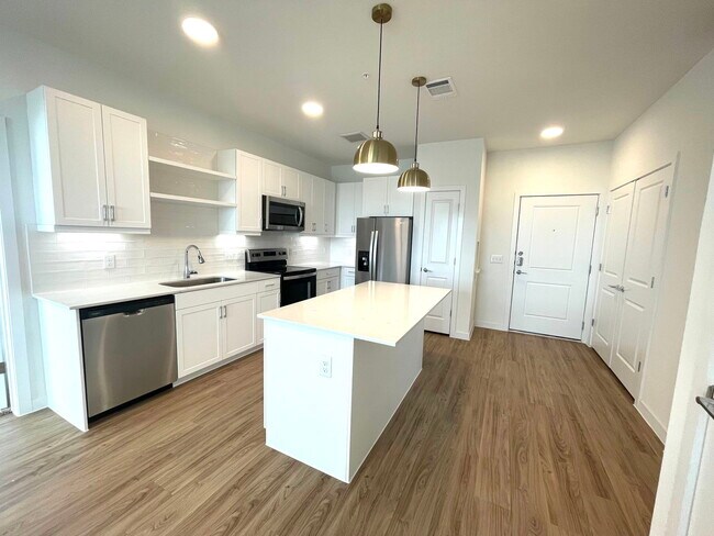 Primary Photo - 1201 Wolf Cyn Rd