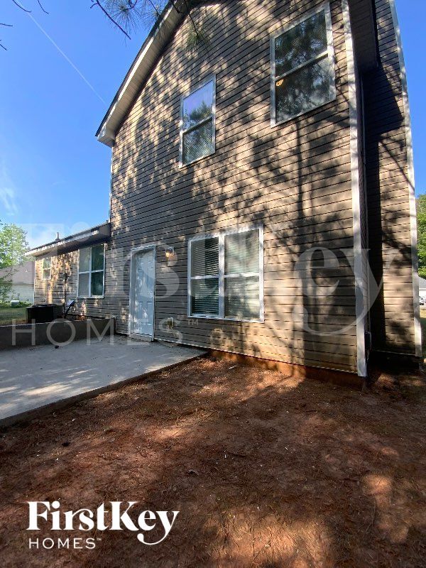 Building Photo - 141 Edison Dr