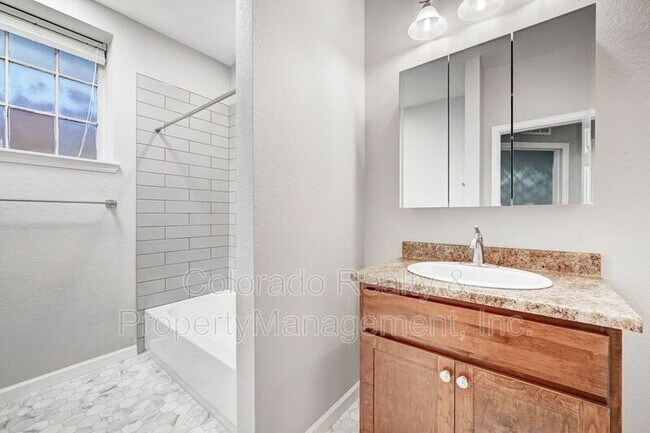 Building Photo - 3451 W 34th Ave