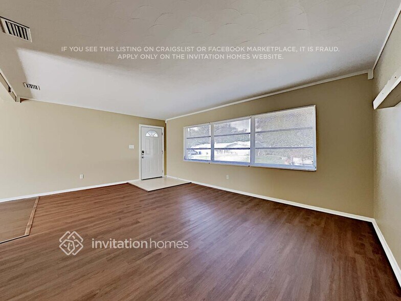 Building Photo - 2329 Lorena Ln