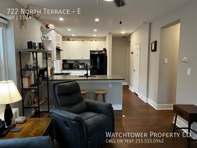 Building Photo - 722 North Terrace