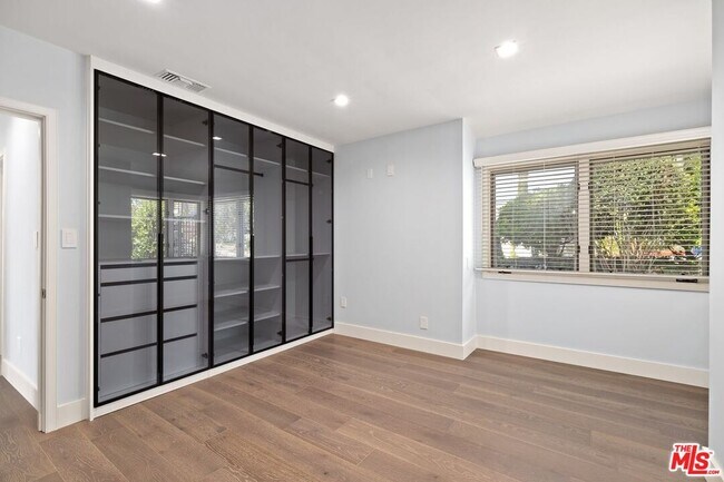 Building Photo - 1256 Stradella Rd