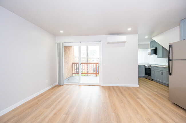 Building Photo - Beautiful and Freshly Renovated Hillcrest ...