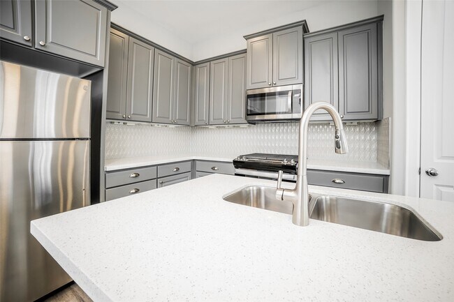 Building Photo - 5110 Royal Heath Dr
