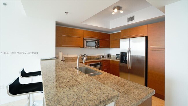 Building Photo - 2641 N Flamingo Rd