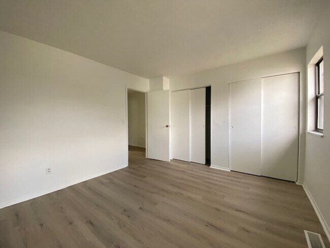 Building Photo - 6972-6996 Joseph Street