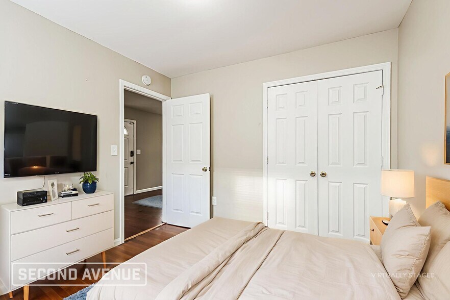 Building Photo - 1831 W Ormsby Ave