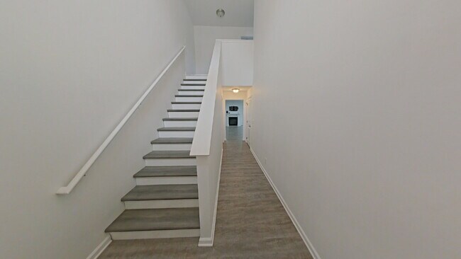 Building Photo - "3-Bed Oasis with 2.5 Baths and 1,884 Sq Ft of Comfort in Clinton Township!"