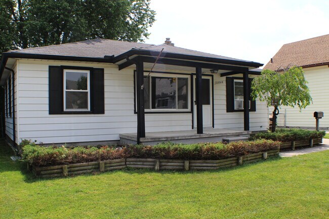 Building Photo - 23314 Deziel St