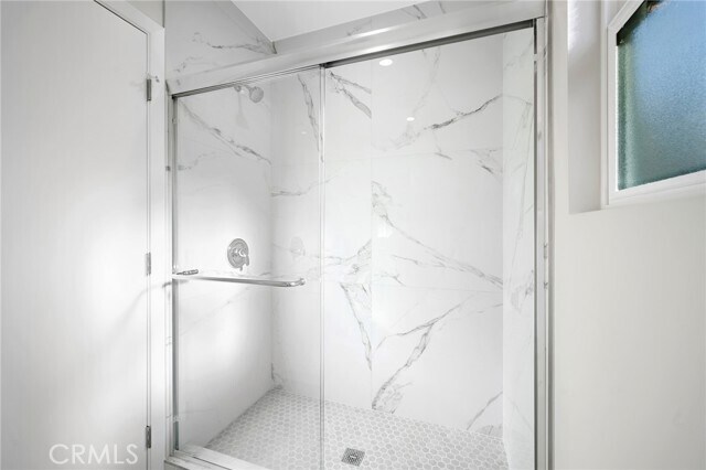 Building Photo - 417 Riverdale Dr