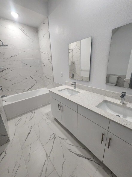 Building Photo - 665 Trikomo Dr