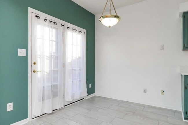 Building Photo - 106 Linden Ct