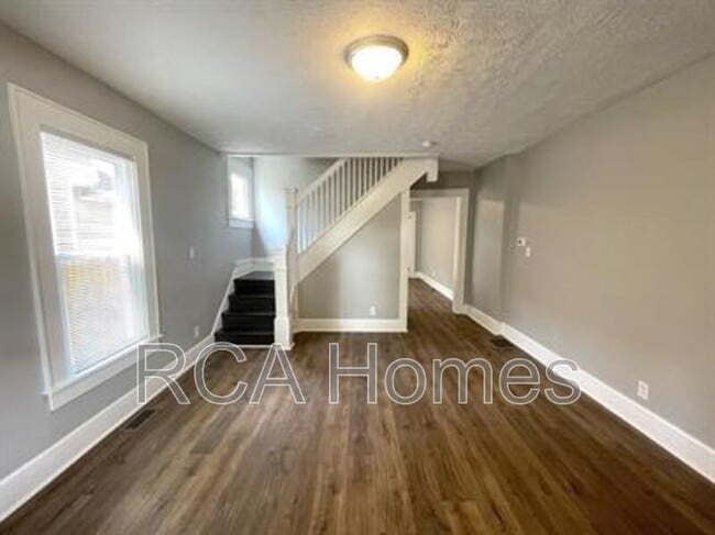 Building Photo - 1036 Nelson Ave