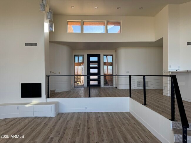 Building Photo - 15633 N Boulder Dr