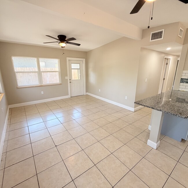 Building Photo - 2245 17th Ave S