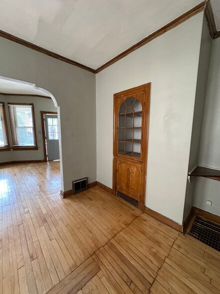 Building Photo - 2816 N Fratney St