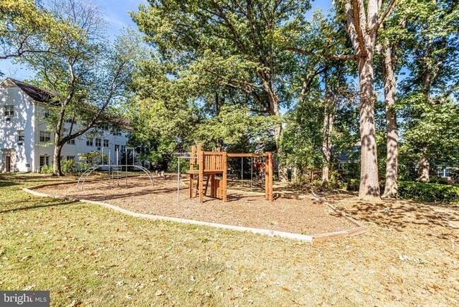 Building Photo - 3239 Gunston Rd