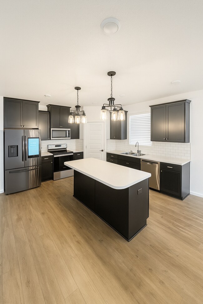 Building Photo - MOVE IN READY! Welcome Home! 3 bed/2 bath in West Richland