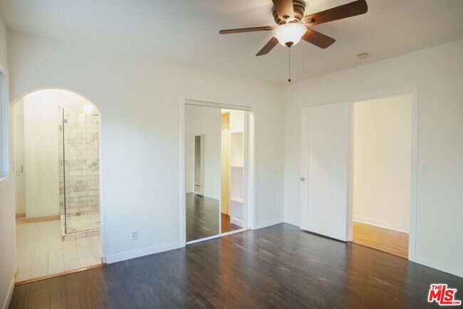 Building Photo - 6501 Drexel Ave