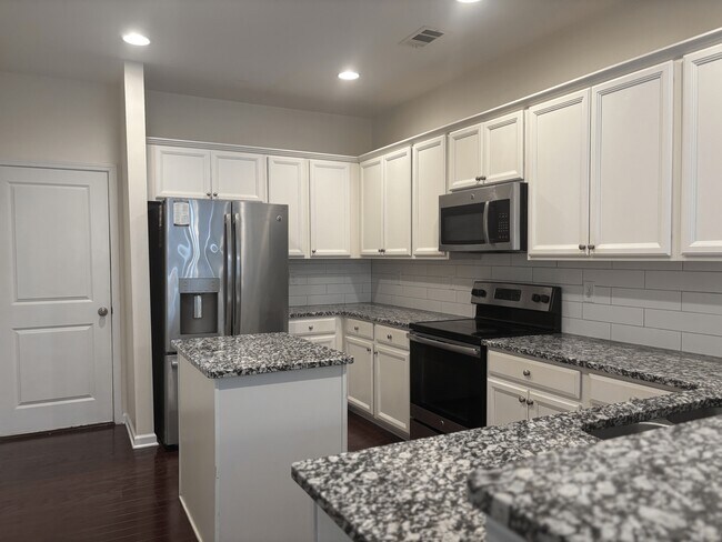 Building Photo - 1047 Haley Woods Ct