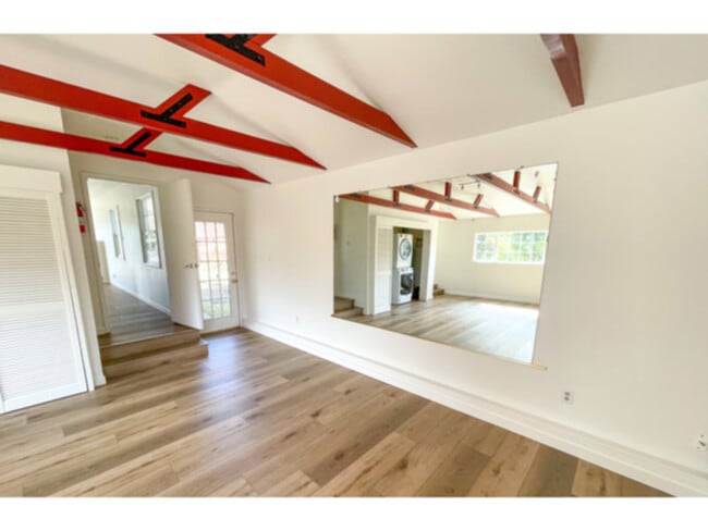 Building Photo - GORGEOUS NEW REMODEL! MARINWOOD 3BR Home,2...