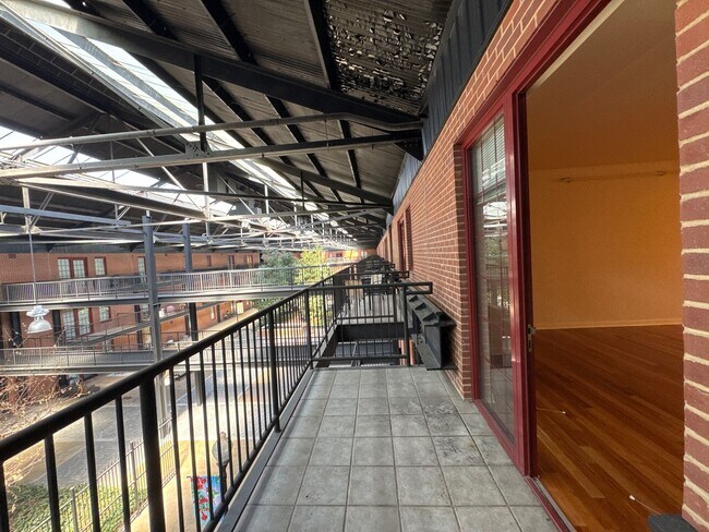 Building Photo - Lehigh Riverport 2 Bedroom Condo