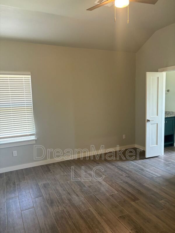 Building Photo - 5381 Red Maple Ave