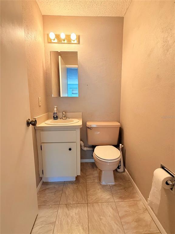 Building Photo - 6125 Chesham Dr