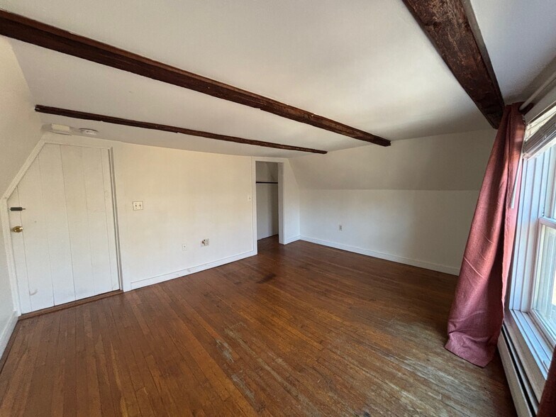 Building Photo - 229 Spring St