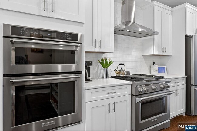 Building Photo - 117 Truman Dr