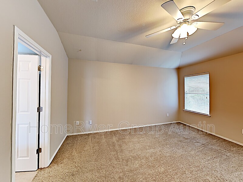 Building Photo - 119 Dove Song Dr