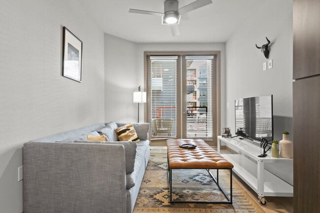 Building Photo - 390 N 2nd Ave