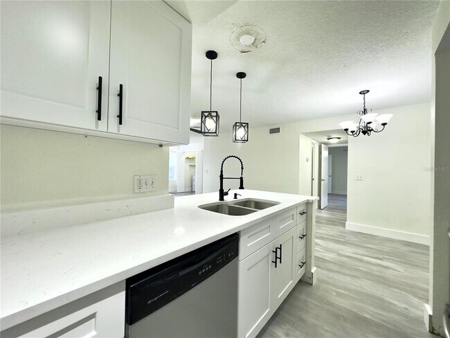 Building Photo - 5140 Conroy Rd