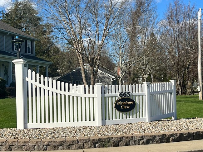 Building Photo - Beautiful Two Bedroom, Two Bath Condo in Ludlow. Available Now!