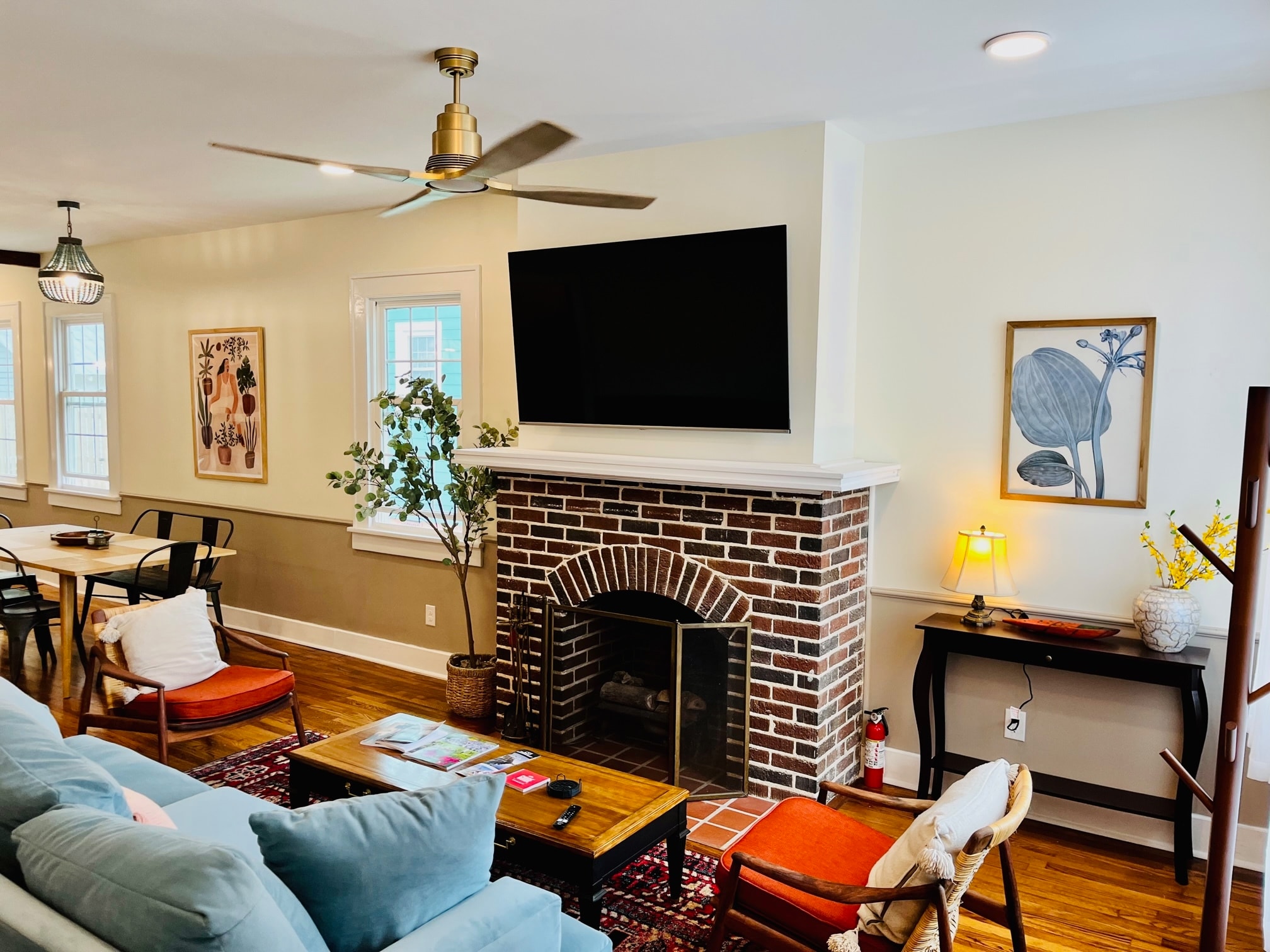 Living Room - 1429 Johns Rd