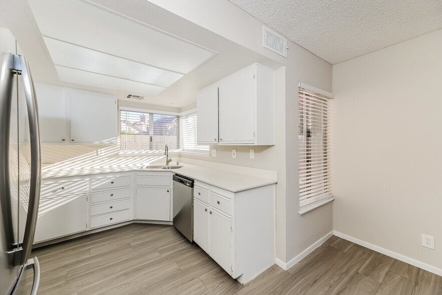 Building Photo - 1751 Forest Walk Dr
