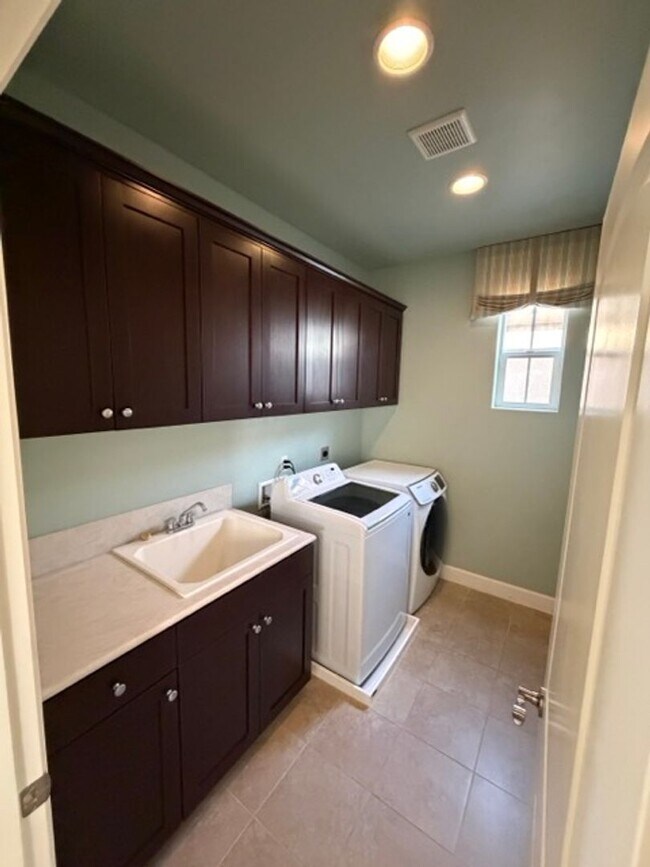 Building Photo - Beautiful home for rent in Atascadero