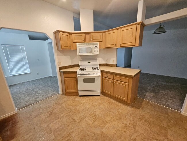 Building Photo - 3 Bedroom/2 Bath Manufactured Home