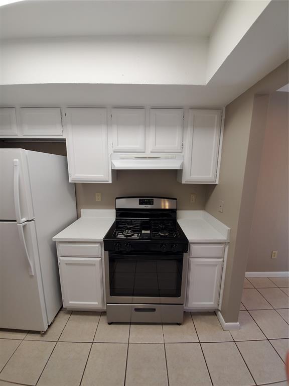 Building Photo - 9008 Sanger Dr