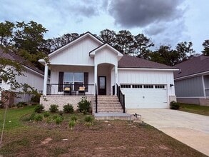 Building Photo - 2035 Hansel Hl Dr