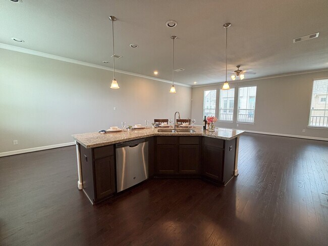 Building Photo - 9611 Knights Station Dr