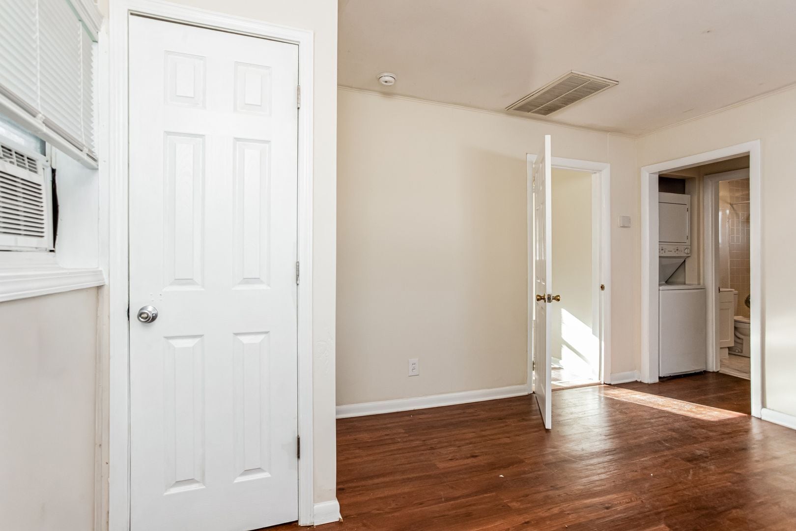 Building Photo - 4212 Ivy Ave