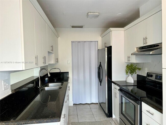 Primary Photo - 12024 SW 110th St Cir E
