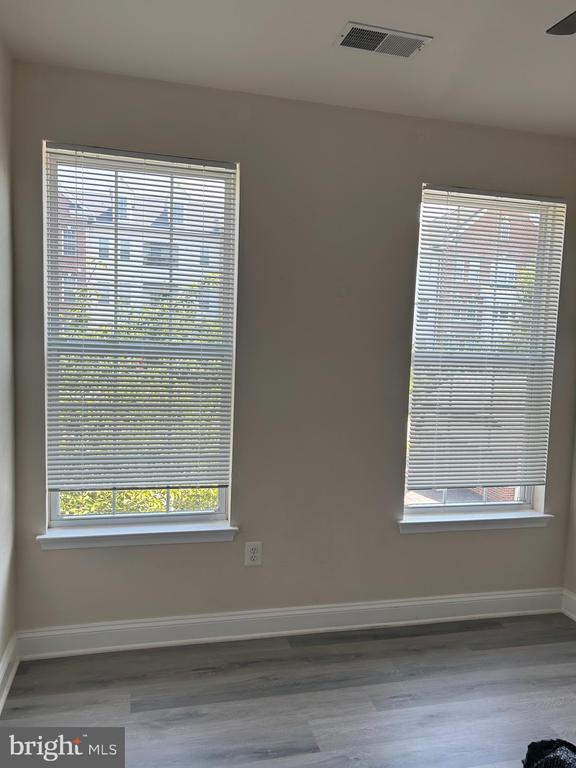 Building Photo - 5900 Whaleboat Dr