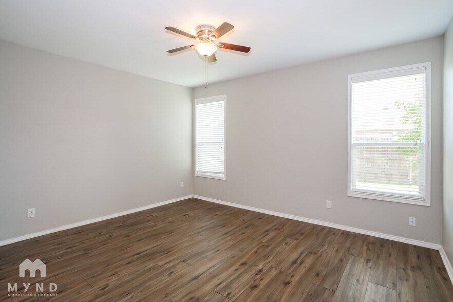 Building Photo - 1619 Kawati Way
