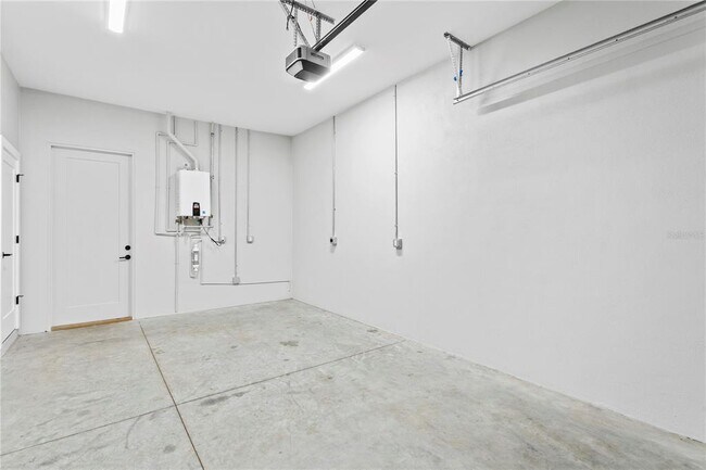 Building Photo - 368 6th St S