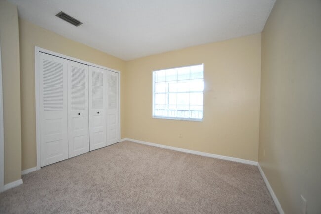Building Photo - 2410 Fox Hollow Dr