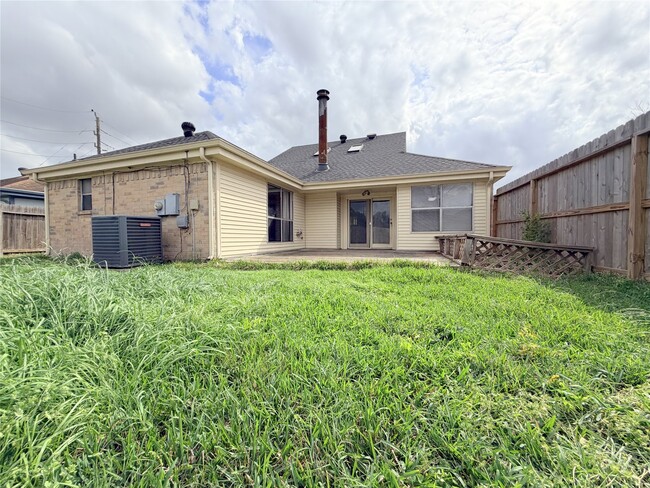 Building Photo - 2535 Planters Row