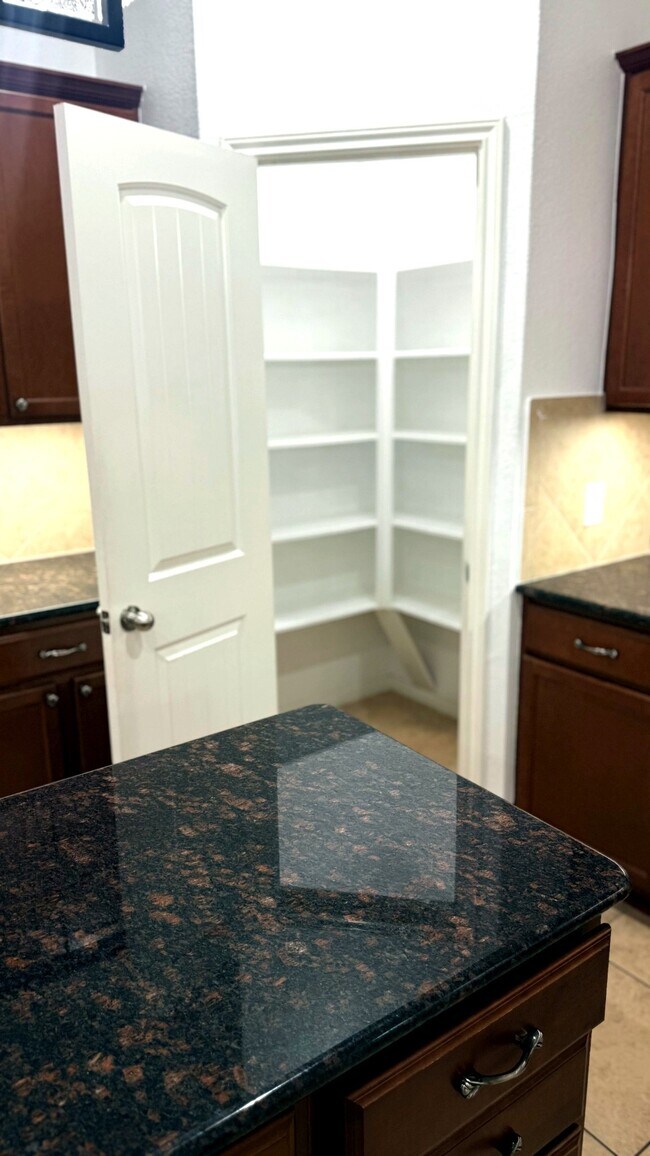 Building Photo - 5318 Claymore Meadow Ln