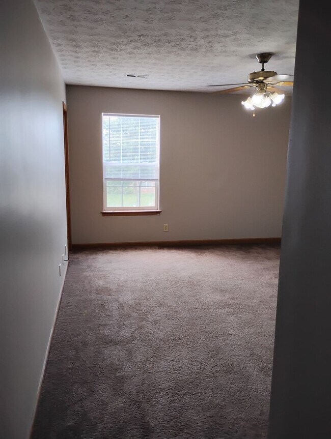 Building Photo - 3396 Edison Dr